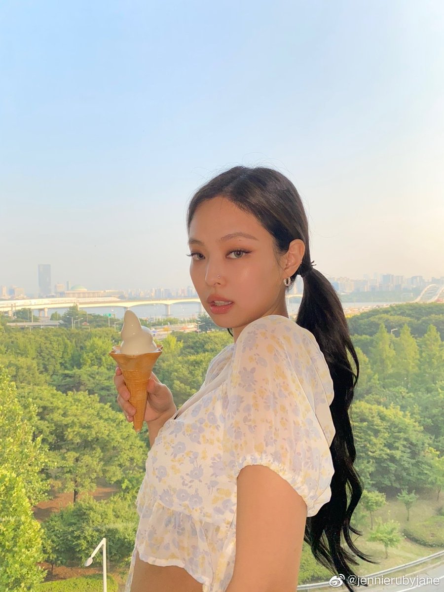 TurkeyJennieKim tweet picture