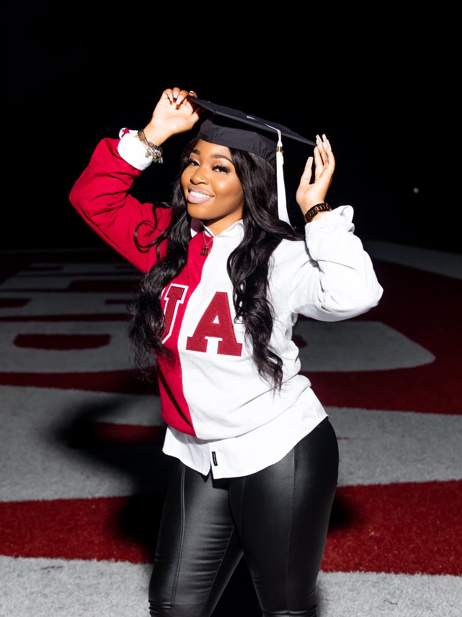 LZDivas's tweet image. Saleema “Chain Reaction” Steward graduated Cum Laude from the Honors College with a BA in Criminal Justice and a minor in Sociology! 🎓🔥✨Saleema plans to attend Graduate School while working for the Department of Justice! 🤩❤️🥰  #LZGRADSZN #YOUHAVETOWORK