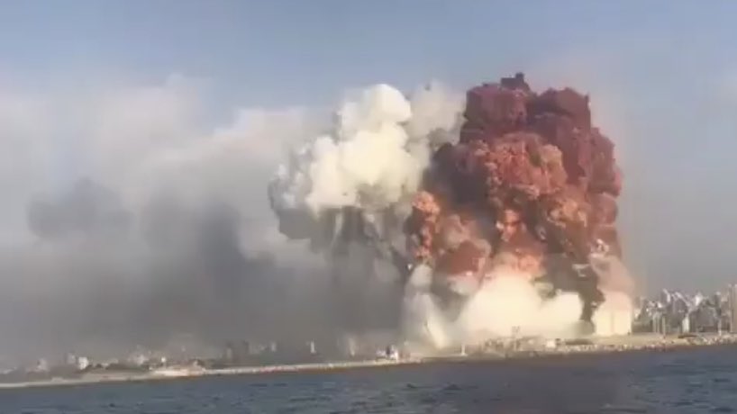 2020!!
لازم نعلنها سنه مشئومه لازم هل سنه تصير ذكرى ودرس النه! الي جاي يصير ابد مو طبيعي! 
#سلاماً_بيروت