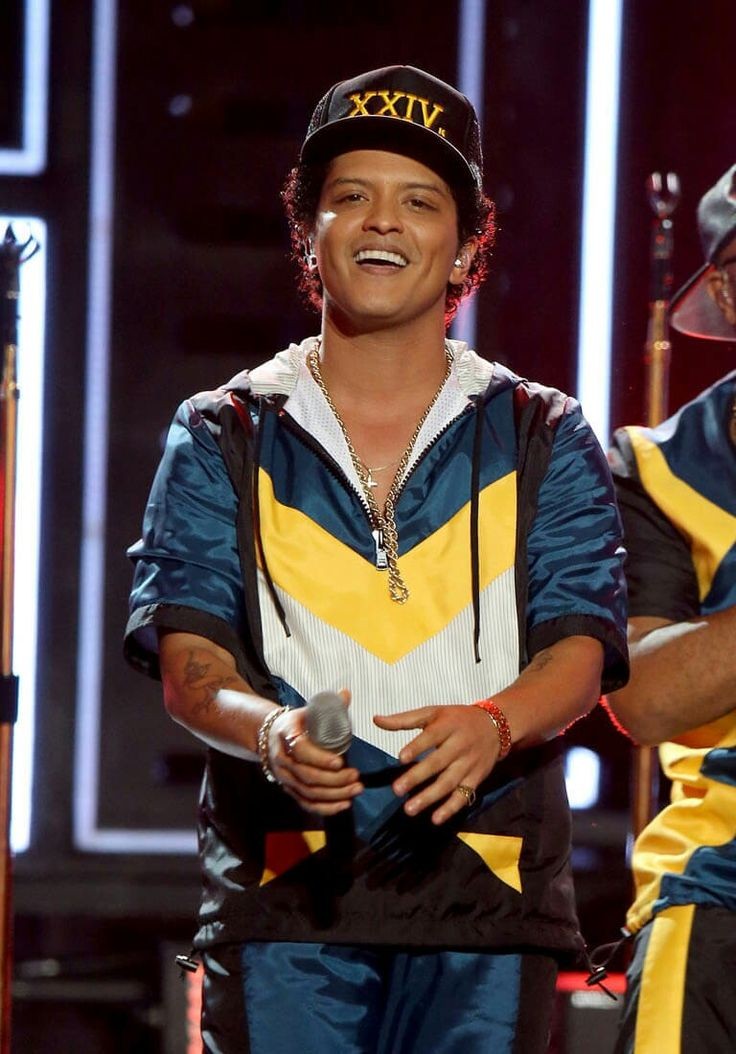Central Bruno Mars tweet media