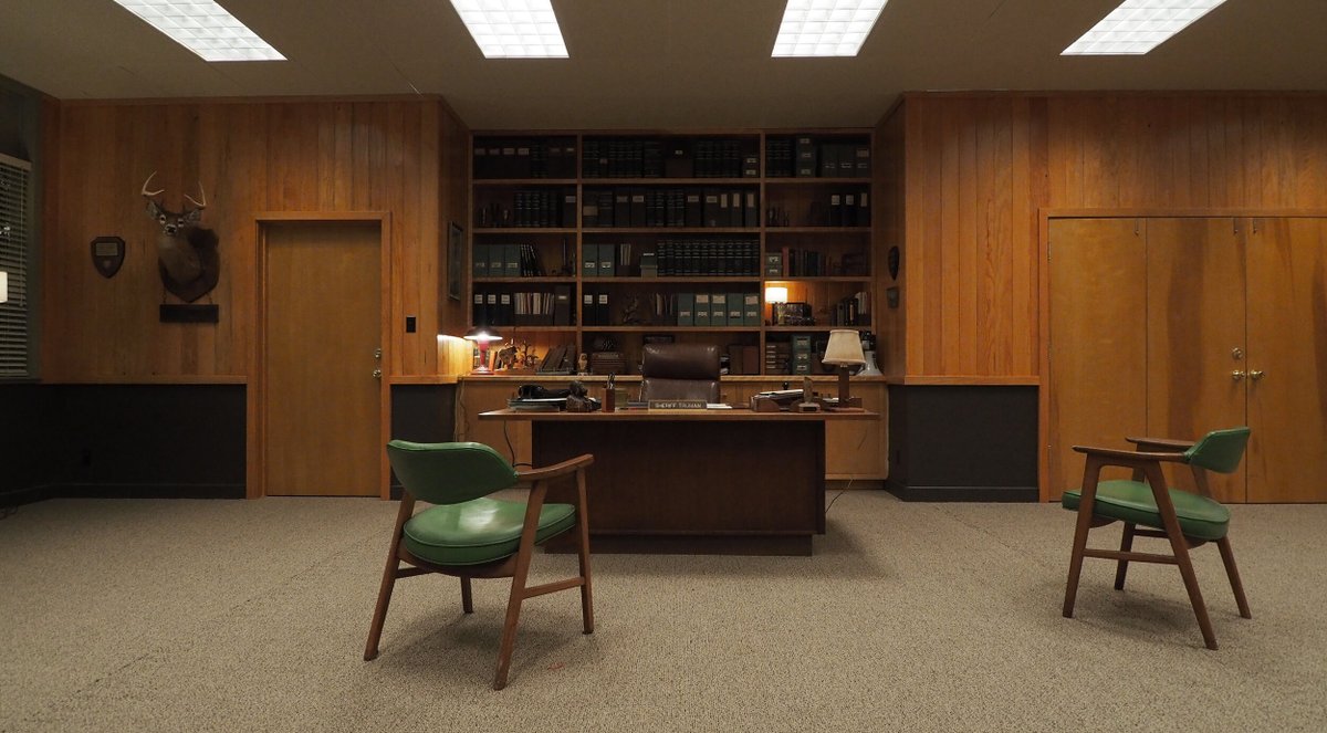 New #TwinPeaks Season 3 production photos from set decorator Florencia Martin.  florenciamartin.com/film-televisio…