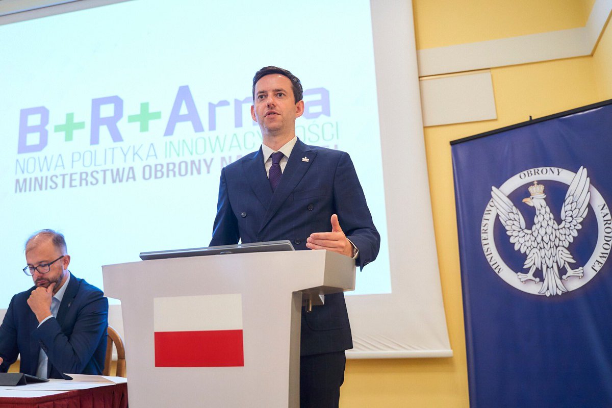 MarcinOciepa's tweet image. Rozmawiamy o Nowej Polityce Innowacyjności @MON_GOV_PL na naradzie z centrami B+R przemysłu zbrojeniowego, @PGZ_pl, @NCBR_pl, @exatel_pl, @Lukasiewicz_pl w podwarszawskim Helenowie. #BadaniaRozwójArmia