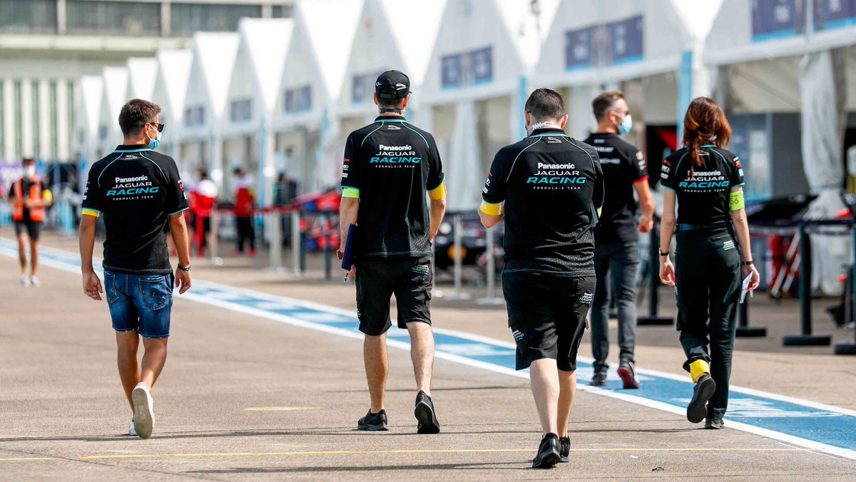JaguarRacing's tweet photo. Track walk complete at the Berlin Tempelhof Airport circuit. 

Head over to the @FIAFormulaE YouTube channel and set your reminder for #Shakedown LIVE from the pitlane 🇩🇪⚡

https://t.co/J4Sn8D4Ube

#JaguarElectrifies #ABBFormulaE #BerlinEPrix #LockdownShowdown #SeasonSixFinale https://t.co/gJ1cJlEG77
