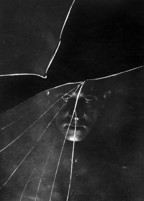 PLInst_London's tweet photo. '…despite all its apparent non-utility, Zakopane will continue to generate new form of Polish psychopaths'
this hilarious quote comes from #Witkacy, one of the 20th century's most eccentric writers and #Zakopane's resident himself. #PCIFocusoftheDay
https://t.co/YVks0MUkL8 https://t.co/v5h7FzeyjP