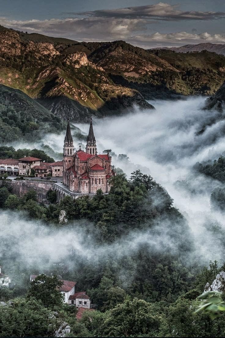 No es fantasía; pero sí, un lugar fantástico: Covadonga, en Asturias