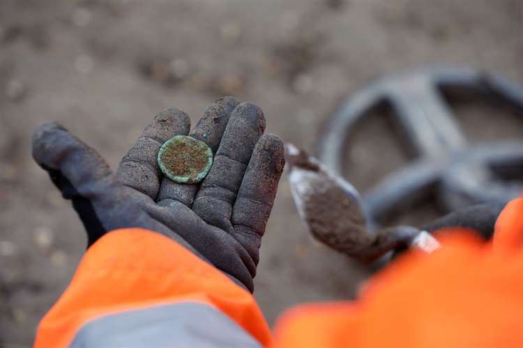 OA East recently completed a 7ha excavation at Waterbeach Barracks in Cambs, near the junction of two important Roman transport links - the Car Dyke and Akeman Street. We're now working with Urban&amp;Civic to share these discoveries and inform future design: oxfordarchaeology.com/news/890-first…