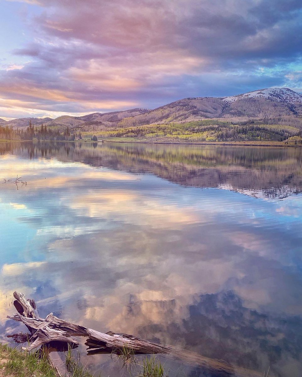 COParksWildlife's tweet photo. Colorado cotton candy skies 😍

📍#PearlLakeStatePark

📷: Instagram's goldengirl8733 https://t.co/Yzb3ilJ0Kt