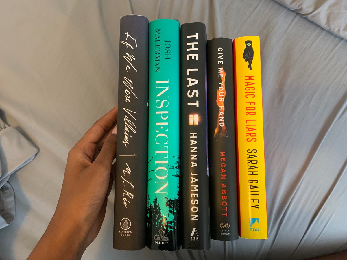 thirdwit1's tweet photo. Still some bundles left on Mercari! Get them while you still can! Leaving for college this Thursday, so I need them out! Link: https://t.co/AfiqZhR48c. #booksforsale #arcsfortrade #booksfortrade https://t.co/5g9JZYWz50