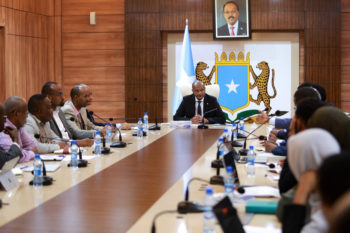 KhadarGulaid's tweet photo. Today I chaired a meeting on emergency response in the country; special attention was paid to flooding, locust invasion &amp; COVID-19 pandemic. Subsequently a coordination committee was agreed and formed to work on addressing, prioritizing &amp; accelerating mitigation efforts. https://t.co/GXDemVgpV2