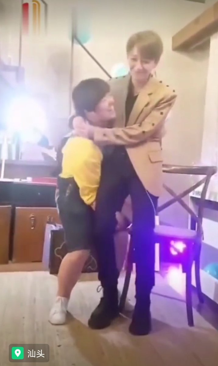 Yuxin is also very light!!! Look how the fan carried her so easily