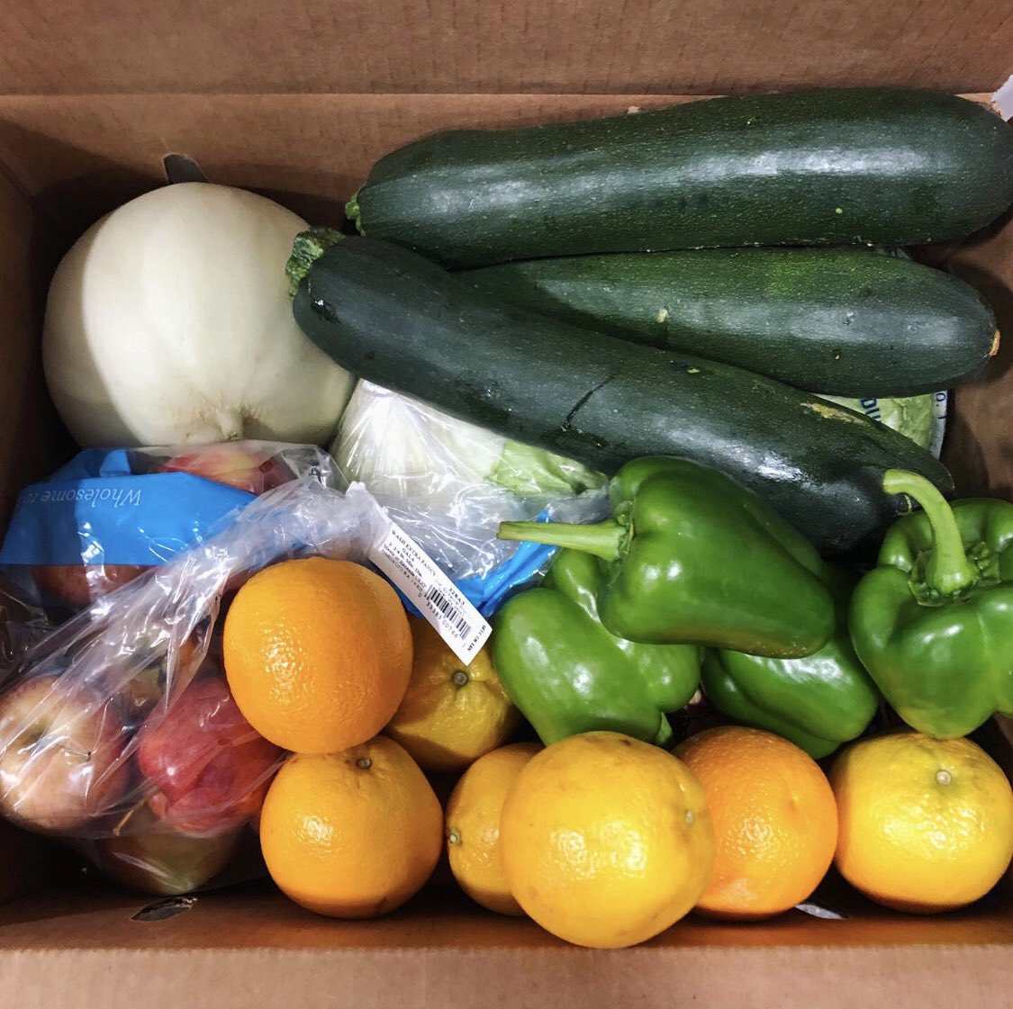 FeedingPA's tweet photo. As the regional produce distribution system for @FeedingAmerica food banks, the MARC provides solutions to farmers by offering an outlet for surplus produce, as well as distributing that excess to food banks throughout the region. #fighthunger #paproducemonth https://t.co/0YqhKhr5dc