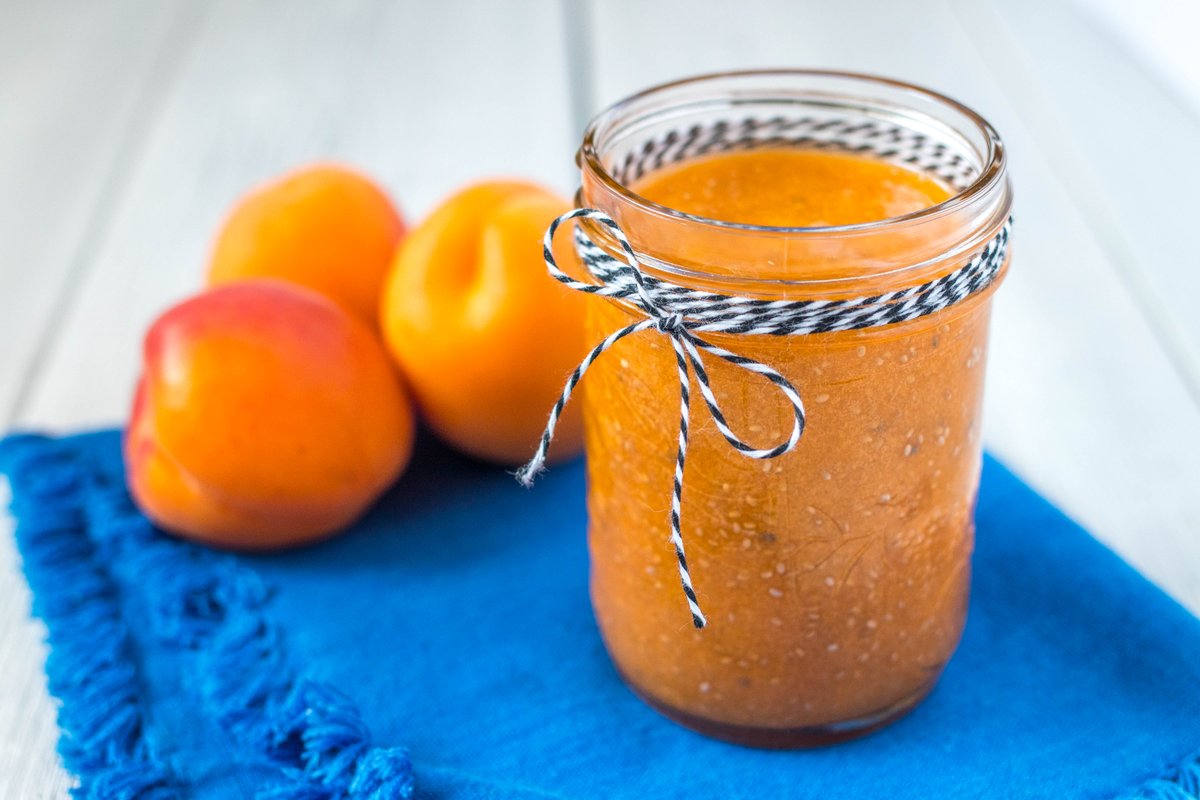 Who doesn't love jam?! Perfect over bread, ice cream, scones, or cookies. This vibrant apricot jam comes together quickly with 3 simple ingredients and makes for a great treat! Can easily be made with peaches or nectarines. @OntTenderFruit bit.ly/2WEpqaP