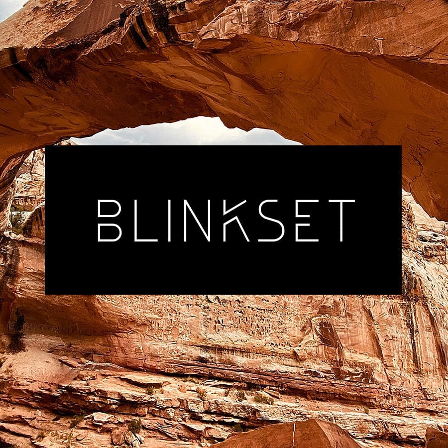 disculpistudio's tweet photo. BLINKSET. Branding 🌬️😎☀️
•••
#logotipe #logo #graphicdesign #graphicstudio #branding #brandingdesign #adventure #adventures #adventurer #nature #glasses #sunglasses #protectoressolares #barcelona #winter #wind #snow #blinkset #blink #set #motiongraphics 🍃 https://t.co/3uVHghzxCD