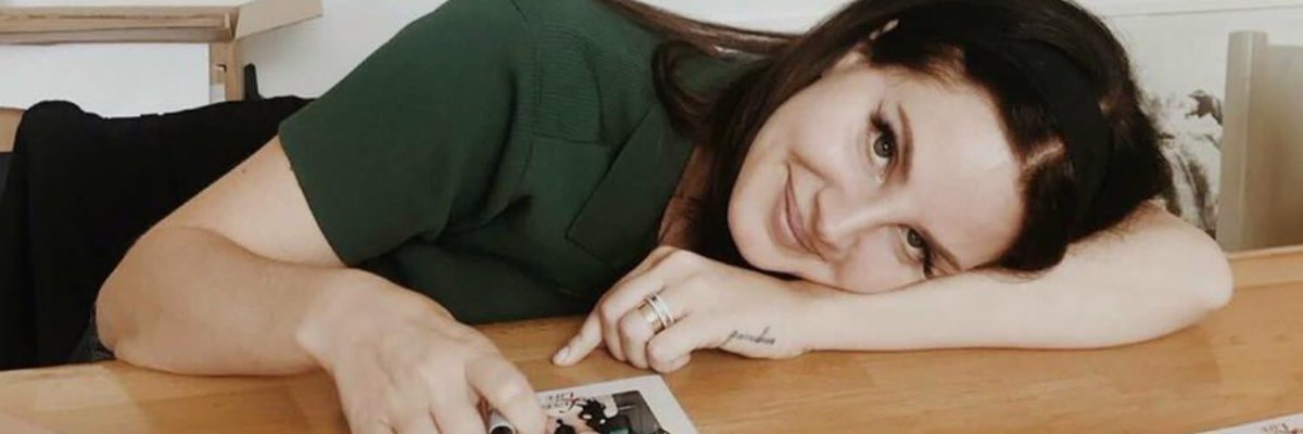 justIyrics's tweet photo. Queen💚 https://t.co/gtZwtSYaR3