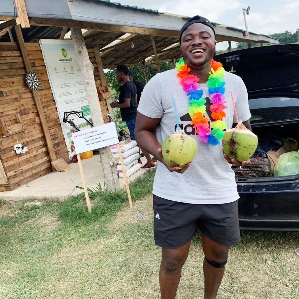 Exitchambers's tweet photo. Ask @teggateg about the Wonderland Coconut Mixes!!!! 🥥🌴 😄🇬🇭🙌🏾

#aloha #tropical #nature #fresh #coconuts #party #rave #fun #camping #gomoawonderland #scenic #relaxing #retreats #ghana #holiday #vaycation #baecation #vibes https://t.co/KVWA94QbGi https://t.co/asIWW27hEJ