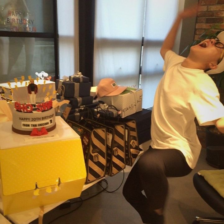 ULWX1's tweet photo. 이렇게뒤집어지도록행복한
#더파랗게_빛날_승연아_생일축하해
생일을맞이할수있기를바라며
#HAPPY_AUGU5T_WOODZ
브이앱두근두근대기대기 https://t.co/scfOvQ6OzS