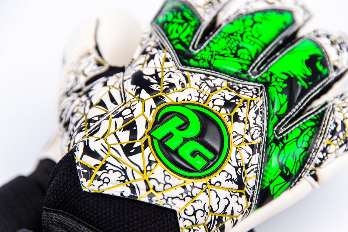 RG_Spain's tweet photo. Nuevo modelo BLADE de RG 2020/2021🇯🇵

Hecho por y para los guerreros de la vida y la porteria !

Tallas 4-11
Precio 34€

El nuevo modelo Blade de gama media es una continuación del diseño de inspiración japonesa de los últimos años. https://t.co/ftOX6QDN6y