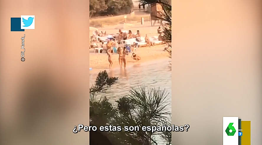zapeandola6's tweet photo. Graban a @lolaindigomusic haciendo un #TikTok sin saber que es ella 🤣🤣
- @santialveru: "Me encanta el: “¿pero son españolas?”. Os digo una cosa: hay gente en este país que baila estupendamente: Nacho Duato, Joaquín Cortés, o cualquiera con un cubata en la mano." #zapeando1652 https://t.co/6jxe4Anhnv