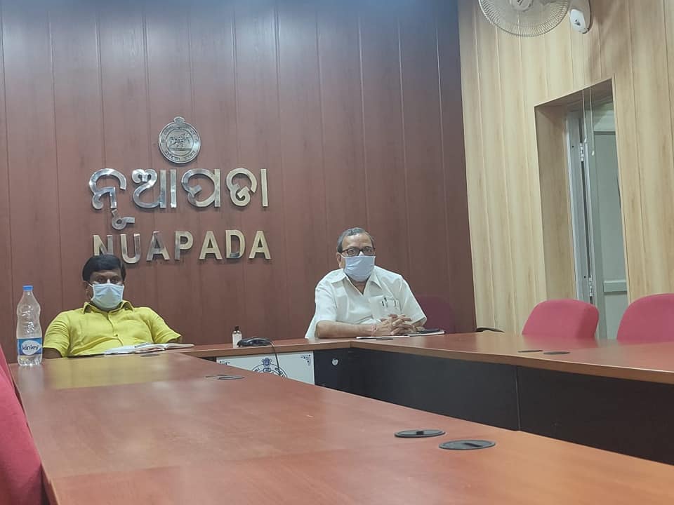 BJD4Nuapada's tweet photo. MLA Shri Rajendra Dholakia visited various places for distribution or hearing aid, plantation program,distribution of food packets and attended a workshop on #COVID19.

@Naveen_Odisha 
@bjd_odisha https://t.co/TVd69gGkCT