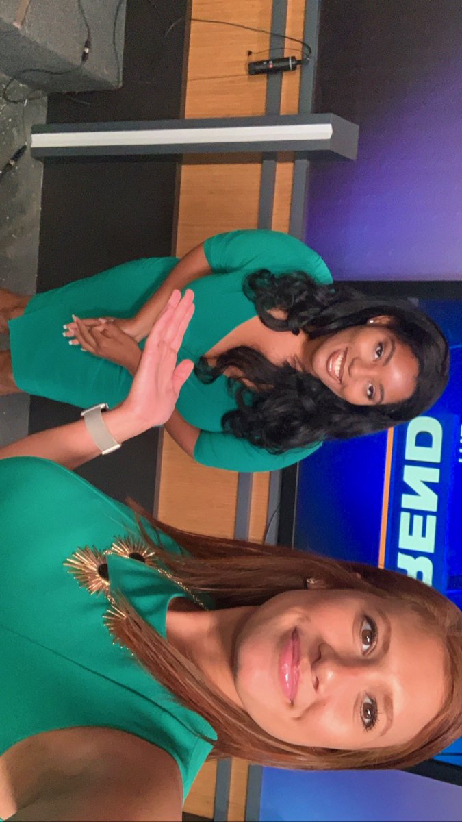 Twinning this morning 💚💚 with @brissabradfield #socialdistancedselfies