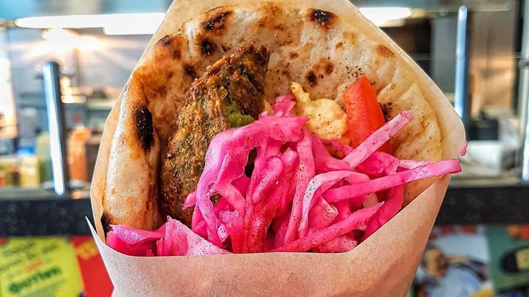 BoxparkCroydon's tweet photo. Grab yourself some @GreekOnTheSt for 50% off Mon-Weds for the whole month of August and we'll throw in 50% off drinks too! #EatOutOut
⁠
Click 👇 to register for entry with a BOXPARK Black Card
https://t.co/hfbwEae0xD https://t.co/wYhSDGfR4q
