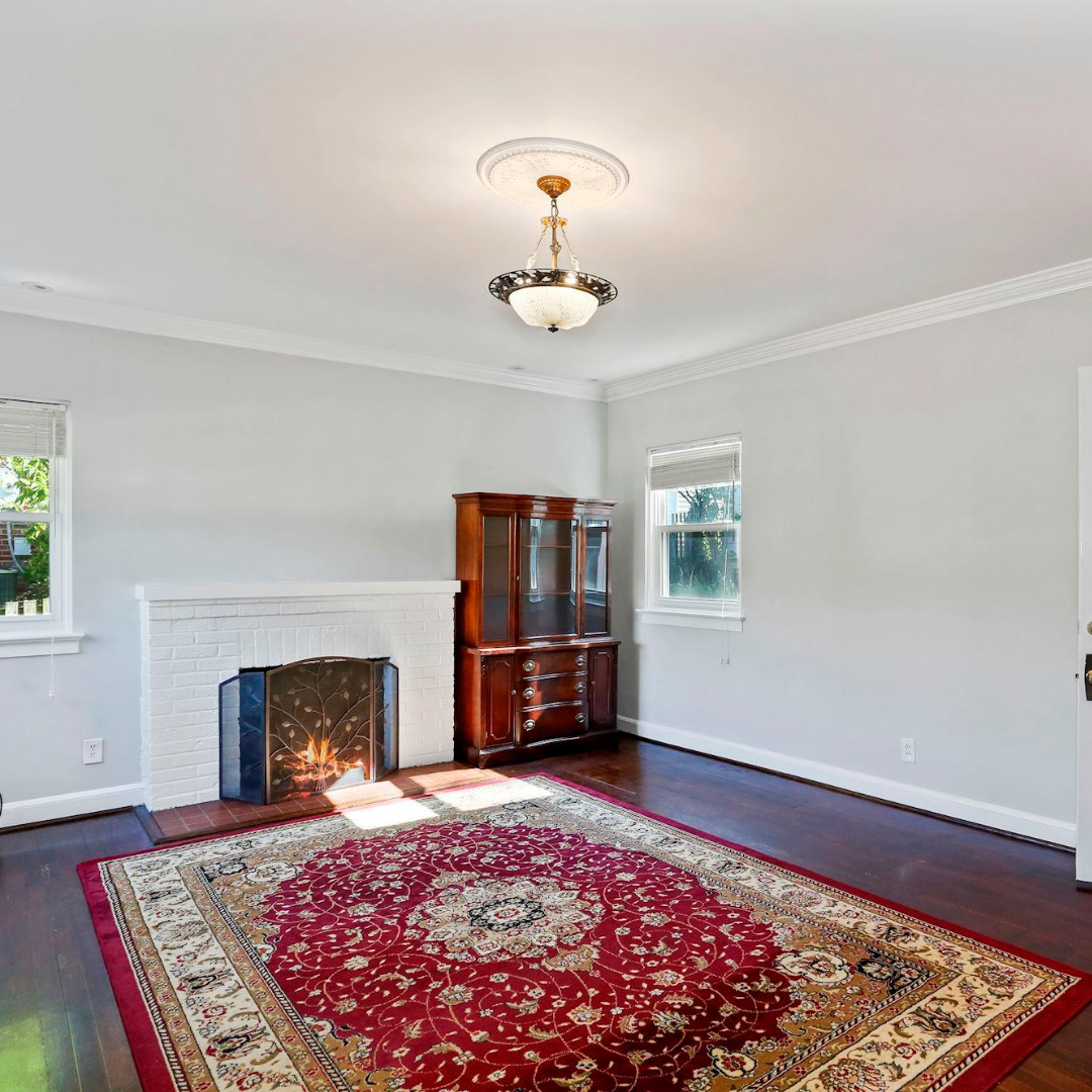 TSRhomes's tweet photo. Charming home 1 mile from Ballston &amp; across from Glebe Elementary! 🏠 Backyard paver patio surrounded by lovely fruit trees &amp; flowers! 🌷https://t.co/NmbUAFQ2C1.

#newlisting #justlisted #arlingtonrealestate #ballstonquarter #threestonesresidential #tsrhomes #listwithtsrhomes https://t.co/8os5SzcRyR