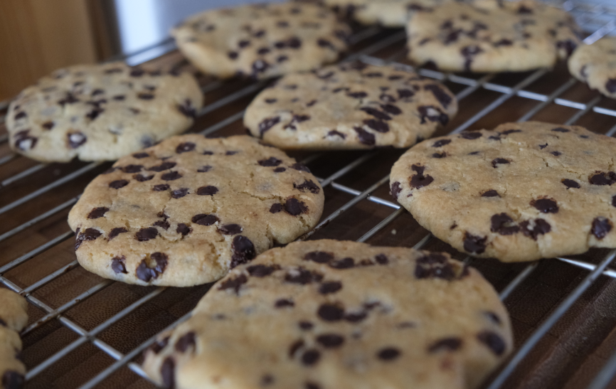 Boozy_Foodie's tweet photo. It is #ChocolateChipCookieDay #NationalChocolateChipCookieDay!  What better way to celebrate than with a batch of freshly baked choc chip cookies!  :D  (I must say, I just love this dark chocolate mini chips from Woolies!)  #ChocChips #ChocChipCookies @WOOLWORTHS_SA https://t.co/W9uwtkCUY2