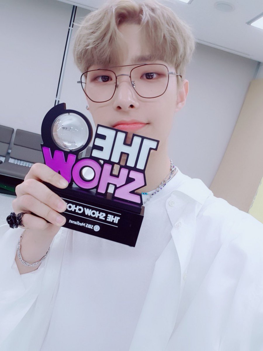 ATEEZofficial's tweet image. [#민기] 우리 사랑스러운 에이티니들 1위 축하해
#ATEEZ #에이티즈