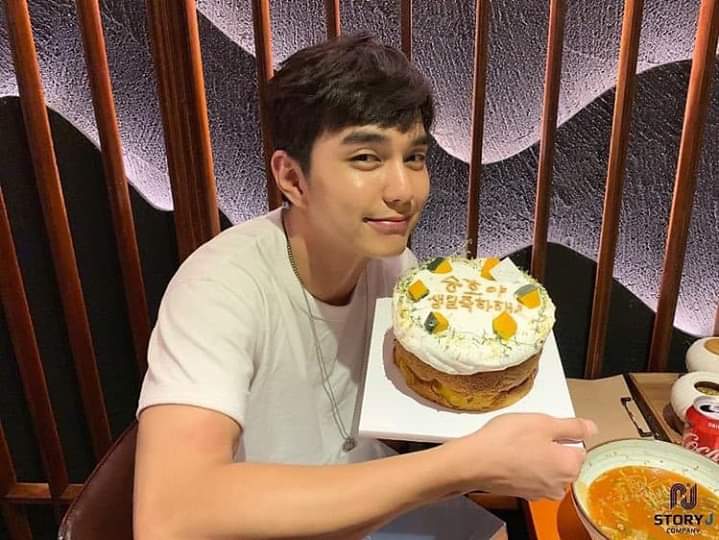 TCWDM_Updates's tweet photo. Happy birthday, Mahal na Harry!!!

#PatayinSaKelegsSiHarryBabe https://t.co/hNJS8nvJGy