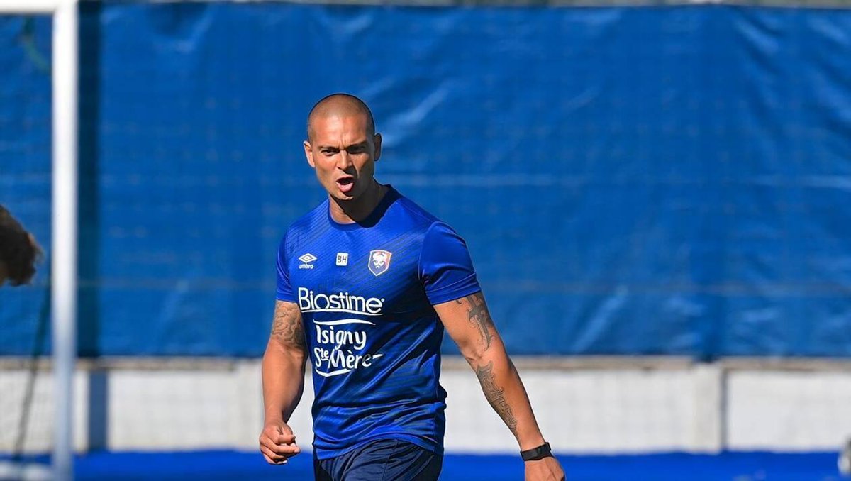 sports_ouest's tweet photo. SM Caen. Baptiste Hamid : « Une progression beaucoup plus linéaire » https://t.co/WdpHd9VifZ https://t.co/1TkGI1YKEg