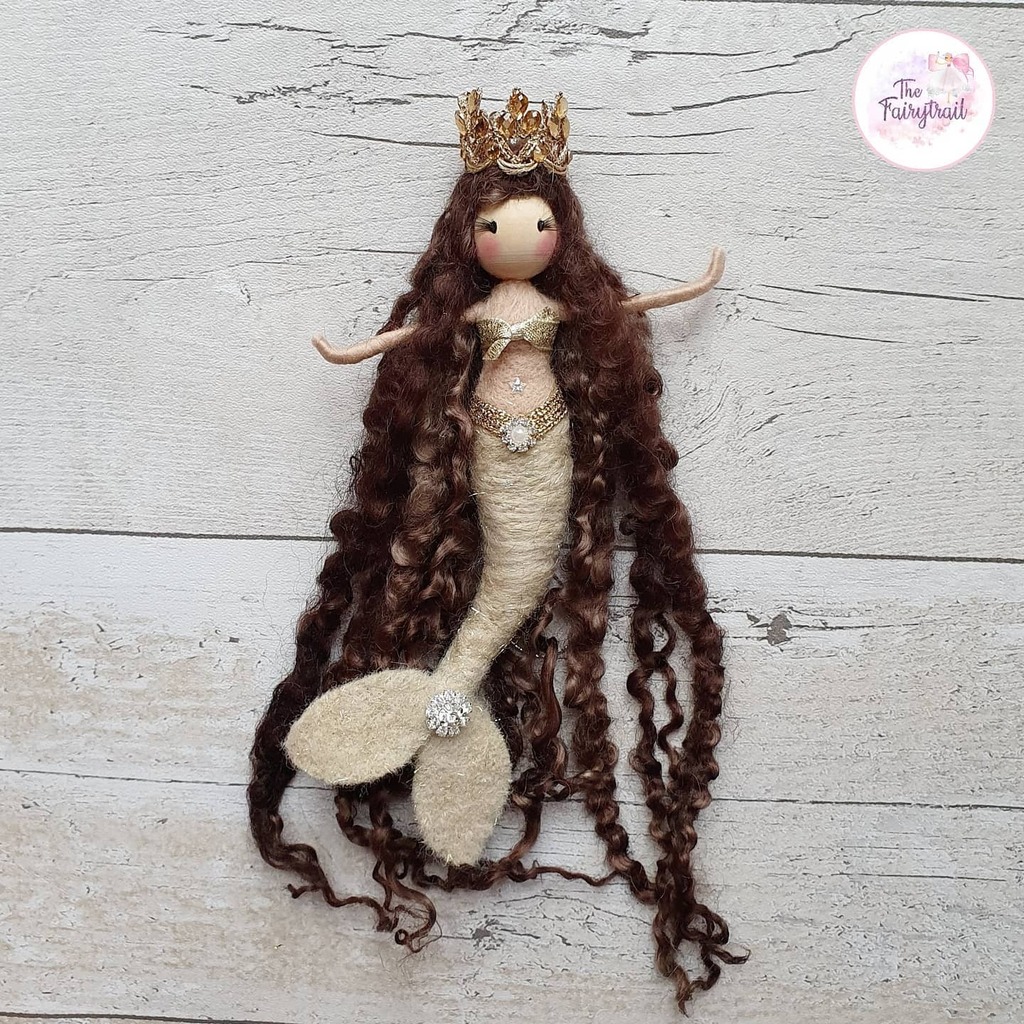 Mermaid name suggestions welcome! 🧜 
.
.
#mermaid #mermaiddoll #needlefelteddoll #needlefelting #woolart #fantasydoll #sealife #gold #ooakdoll #ooak #love #handcrafted #handmadebusiness #handmadedoll #eyelashes #etsy #whimsicalart #ibelieveinfairies #photooftheday #new #happ…