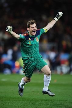 Portero y persona excepcional.
#Grac1as por todo <a href="/IkerCasillas/">Iker Casillas</a> 
#Leyenda