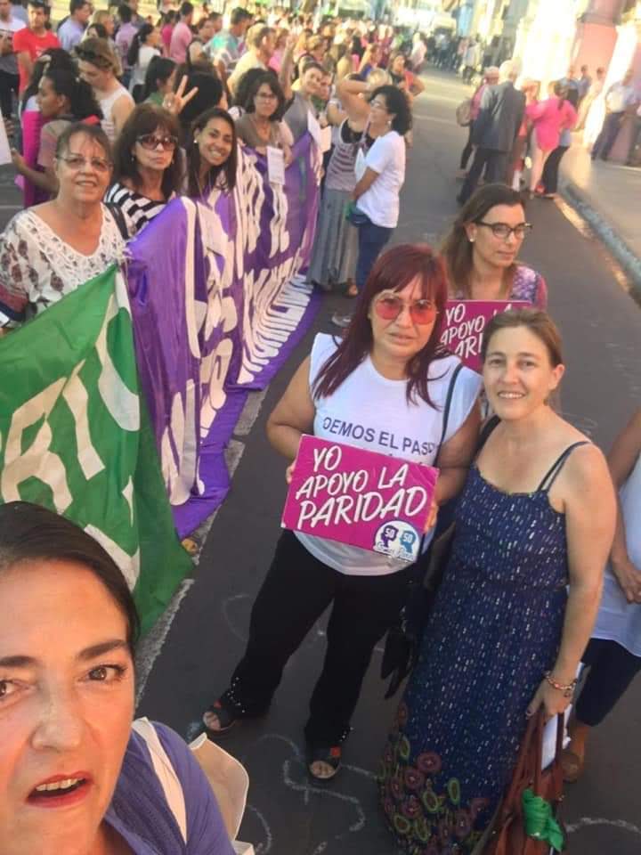 Coloctes's tweet photo. Las locas de la ESCALINATA. #colectivoDeMujeresPeronistas https://t.co/RvHjGQPPmv