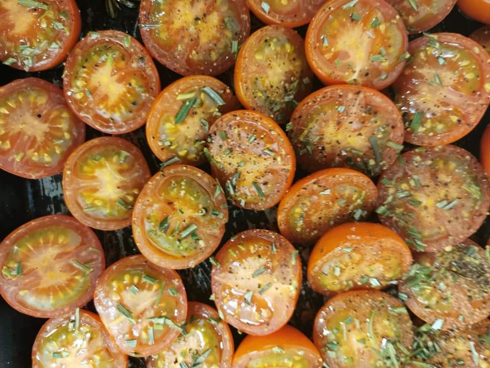 🥓🍳🥞  Wednesdays throughout August are Breakfast Club at OsNosh at The Centre in #Oswestry -  FREE #breakfast and #groceries for 16-20 year olds and their families... 10am-12noon.....  first come, first served! Pass it on! 🍳🥓🥞