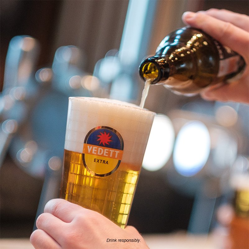 VedettUK's tweet photo. Have you ever seen a nicer pour?! Don’t disappoint your friends with poor pouring skills, practice, practice and more practice! 

#vedett https://t.co/PN1XpzFlqy