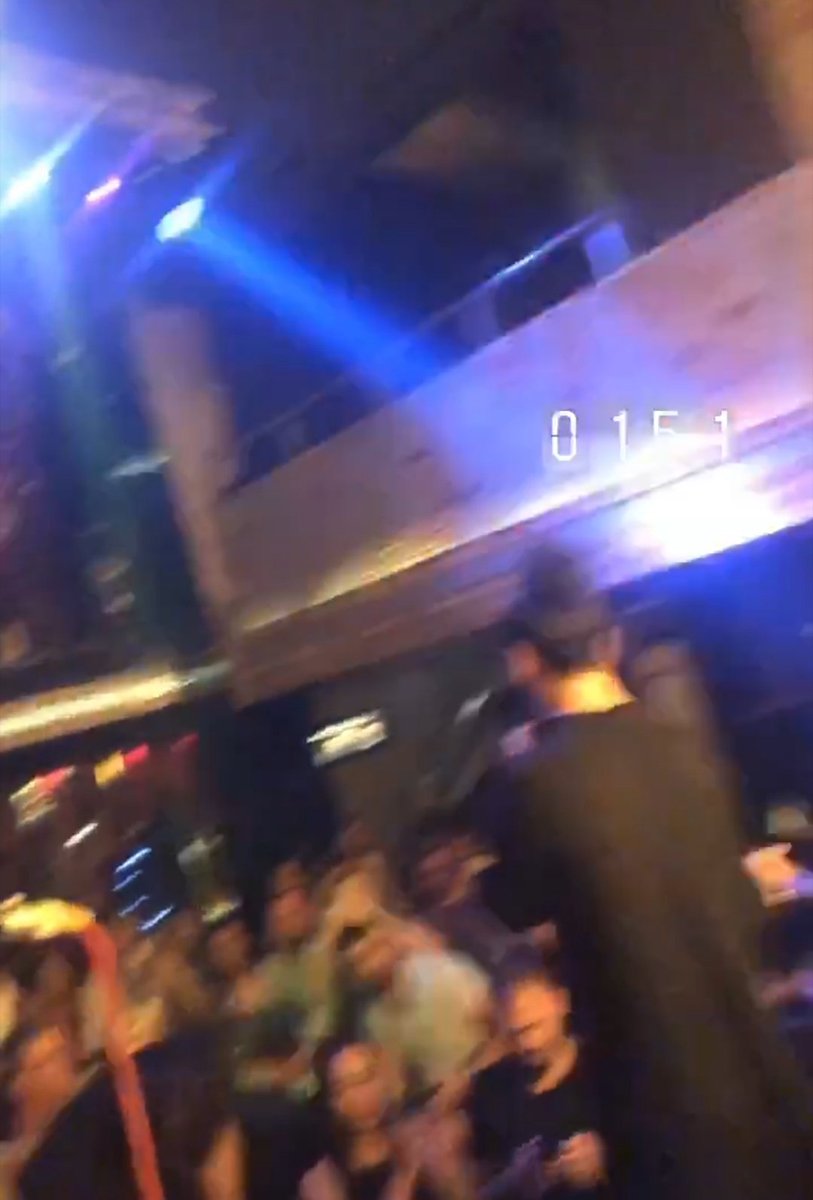 serdalkan0634's tweet photo. Adiniz @DemetAkalin ve ciktiginiz mekan unlu bir yerse corona yok. Aslinda siz restoransiniz ama ruhsatiniz bar. O zaman sorun var. Biz unutmayacagiz bugunleri @drfahrettinkoca bizim milyar dolarlik hastanelerimiz malesef yok. #MağdurlarAnlatıyor #bist100 #eğlencemekanlarıacılsın https://t.co/DuAckS1fB7