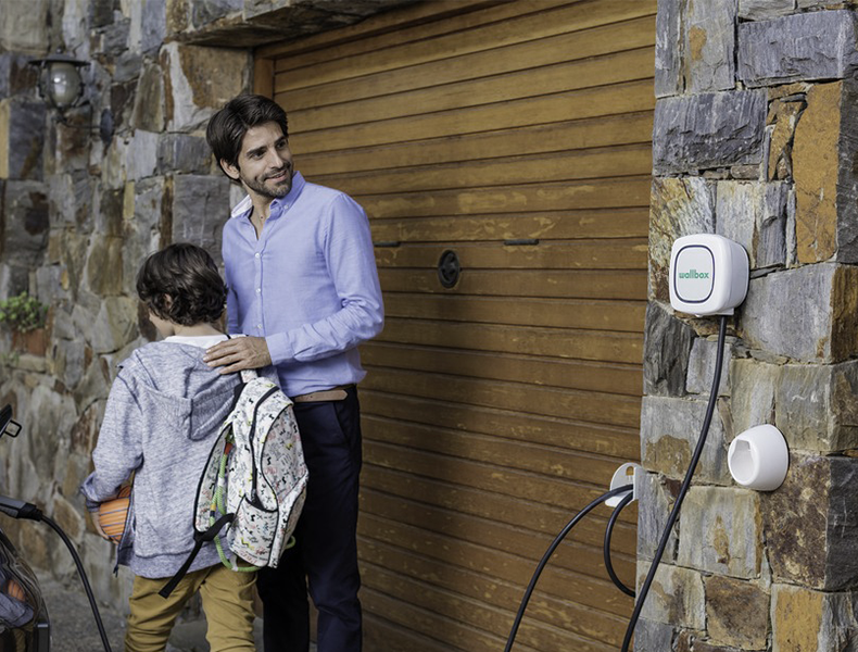 InstallatieComf's tweet photo. Uw elektrische auto zorgeloos #groenopladen doe je met 1 van onze https://t.co/qytxI9DDiL #oplossingen, welke wij door 1vaste contactpersoon/installateur vanaf aanvraag aanpassing MK samen met netwerkbeheerder gecertificeerd werkend opleveren. #erkend door #InstallQ  #TechniekNL https://t.co/JPLYjMIzBe