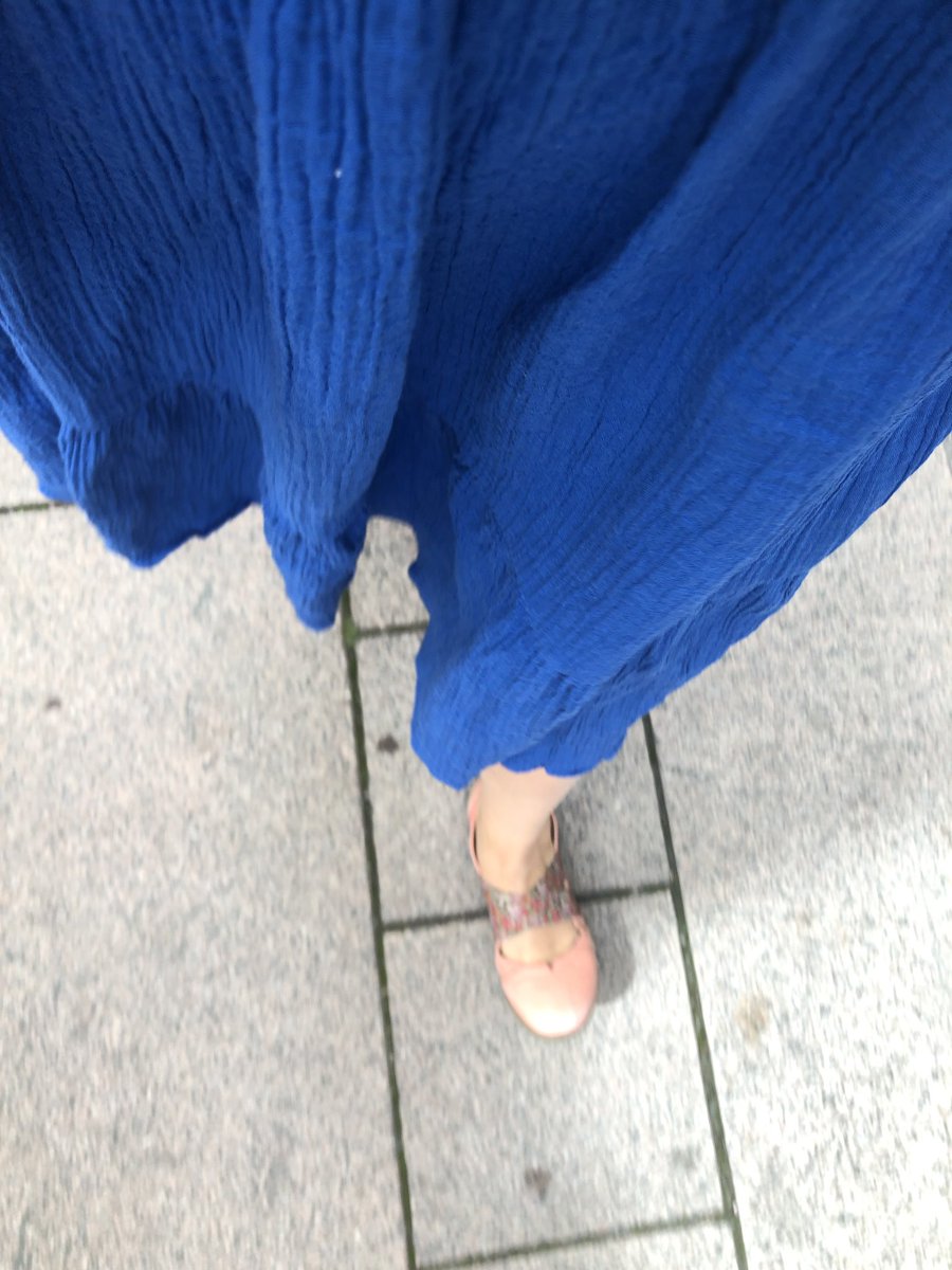 skaraben's tweet photo. Dags att stänga laptopen - titta ut över västkustens hav, matcha klädesfärg med havet o ta semester! #mitticity #mellanchef #göteborg https://t.co/GGf83zdh2P