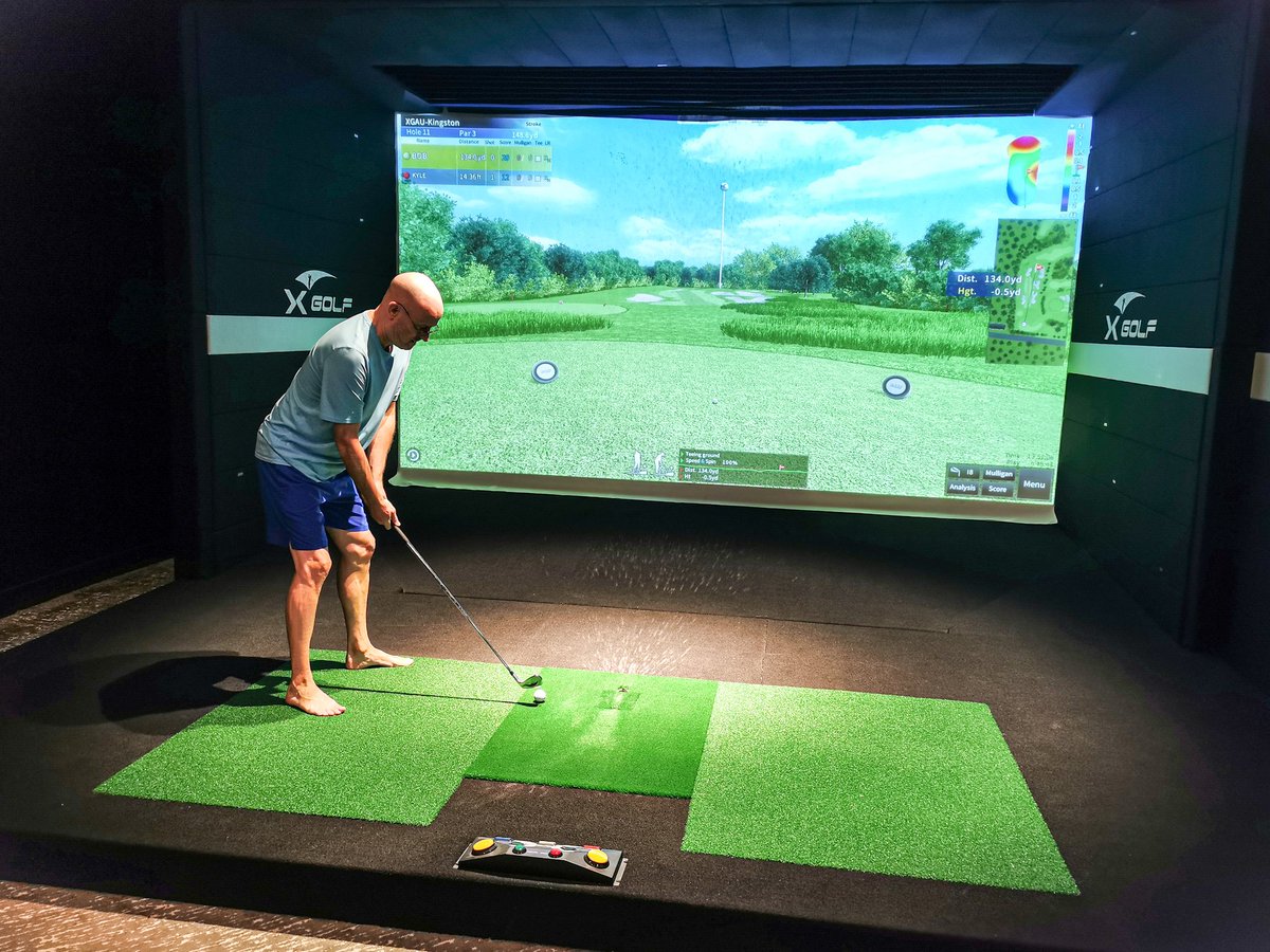 Quick lap around Kingston Heath with the Boss🏌️‍♂️ #simplylovely⛳️ #xgolfsimulator #pintme🍺