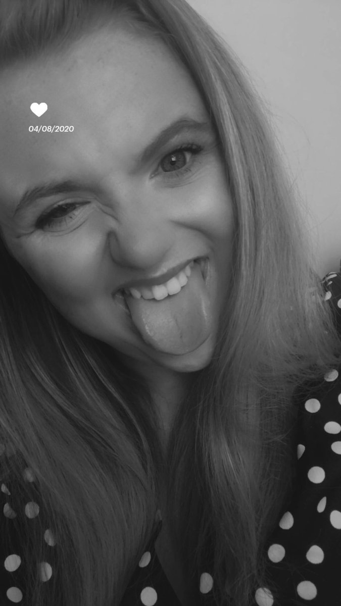 emilyfindom12's tweet photo. I wanna be your findom/queen/goddess #brat #findomdrain #findommaster #findomuk #Findommen #paypig https://t.co/uFWN13p1jK