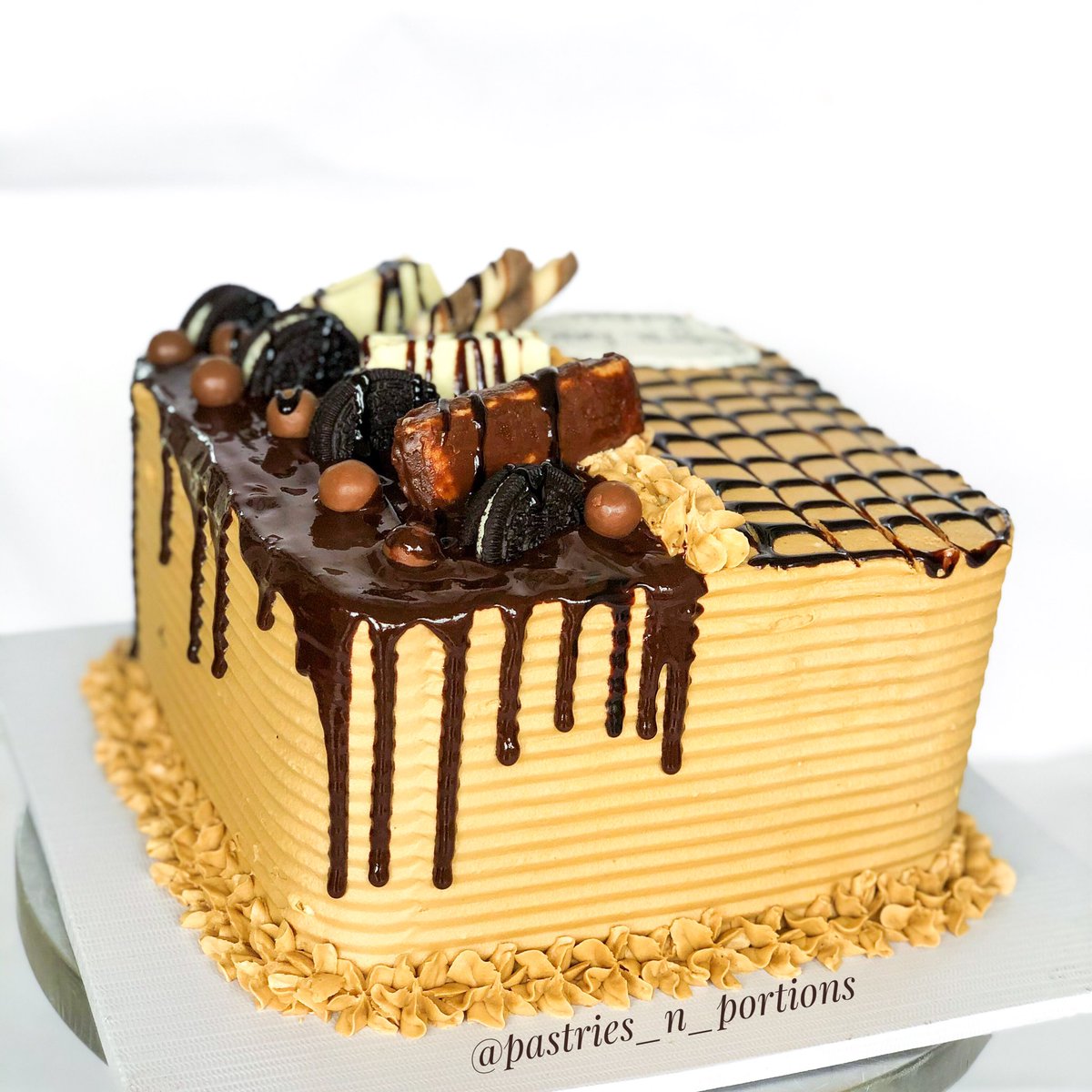 ms_igf's tweet photo. I know I have plenty clients on your TL, please kindly retweet🙏. I am a baker based in Abuja. I make very soft, delicious and pretty cakes. 
#AbujaTwitterCommunity #Caketwitter #abujabaker https://t.co/PBLpmaIW3R