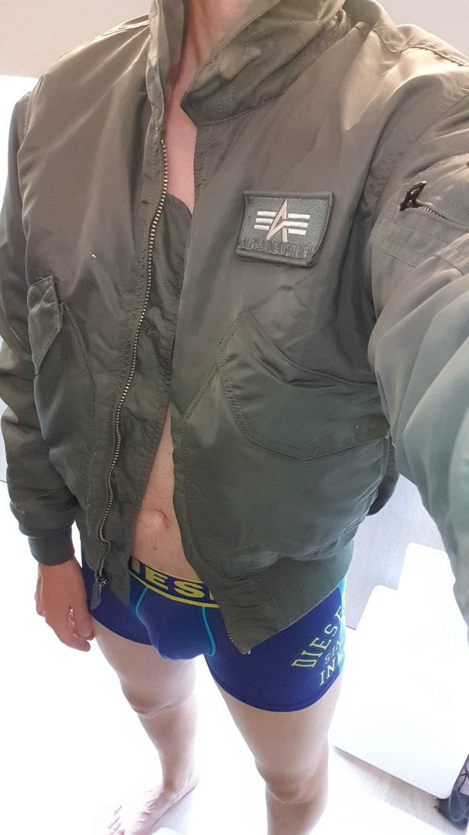 ledger_phoenix's tweet photo. 2nd day working at home. #underwearguy #showingundies #underwearlover #bomberjacket #cwubomber #cwujacket #phoenixledger #gayboy #undies #LGBTQ #nylonlover https://t.co/SYbWireQti