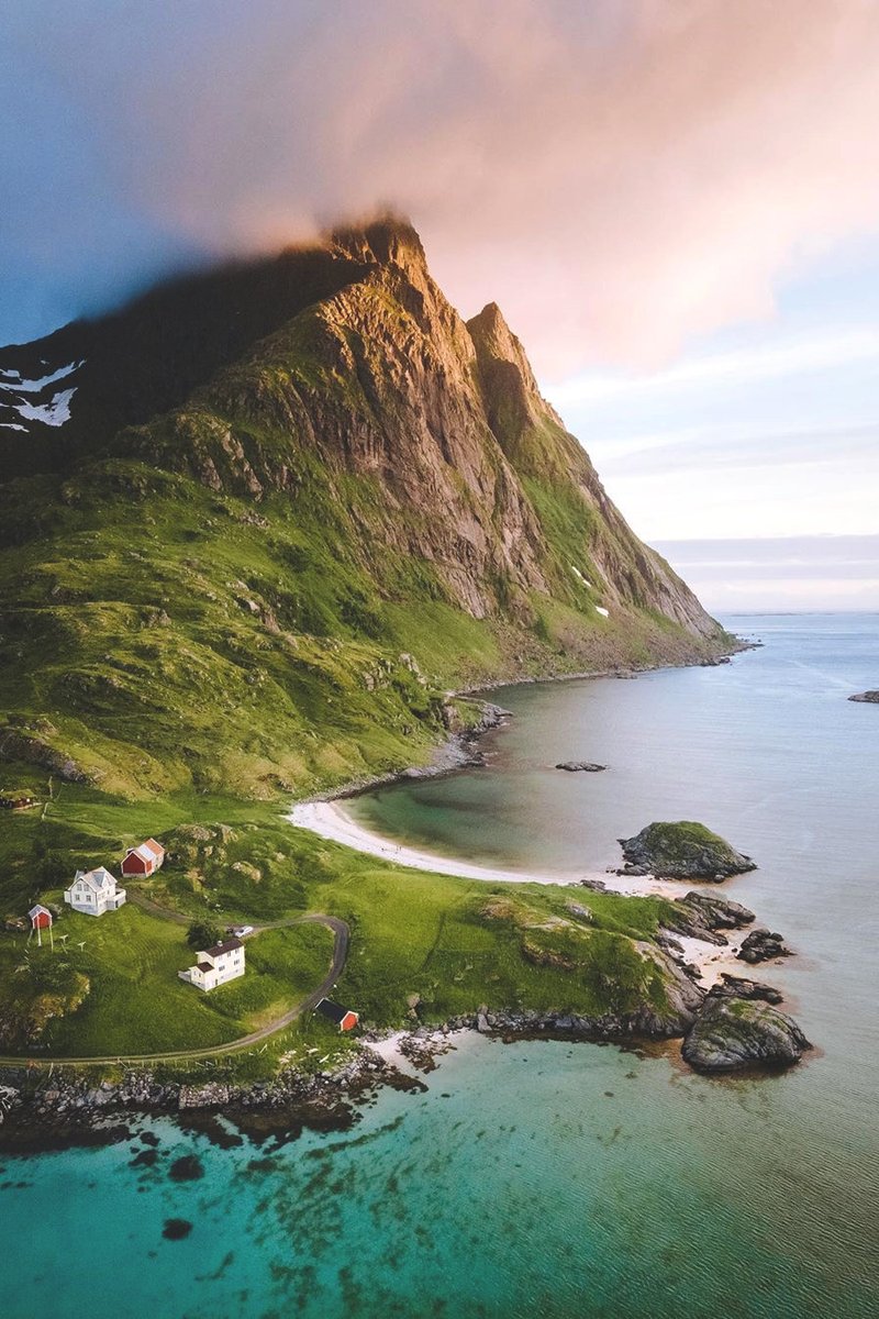 oftravelin's tweet photo. It’s the Neverland | joonaslinkola
Location: Lofoten, Norway https://t.co/ozWHvano7f