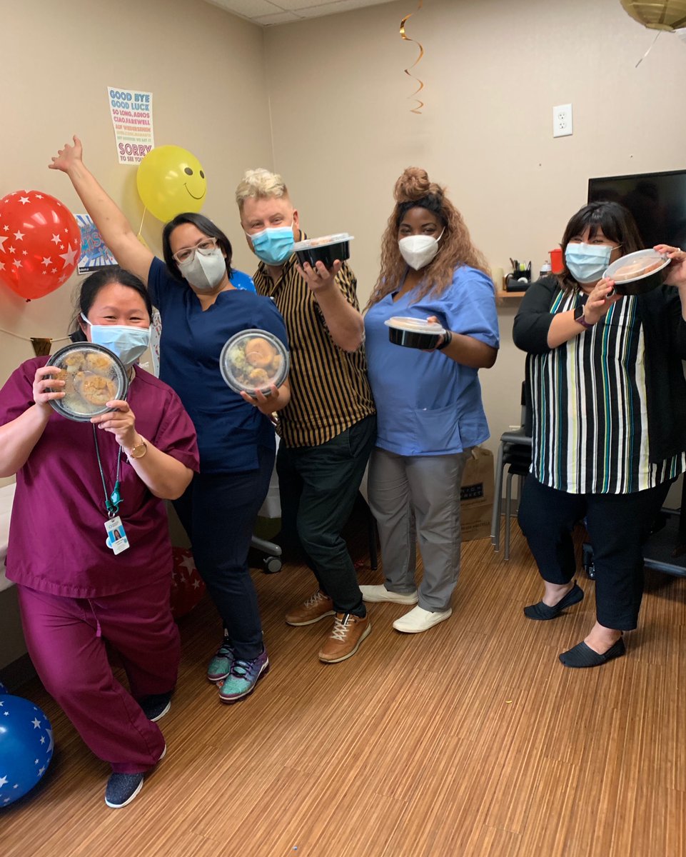 CHNNYC's tweet image. Thank you to @fiveirongolf and @athletesandcauses for treating CHN&apos;s Lower East Side Health Center to lunch last week as part of their FRONTLINE initiative! #projectfrontline 💙