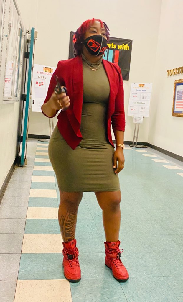 2pretty2pause's tweet photo. Gotta love a girl that make her own money and look cute fully dressed 🤪 
#somebodiessupervisor🙄 https://t.co/yMs7iVUuhx