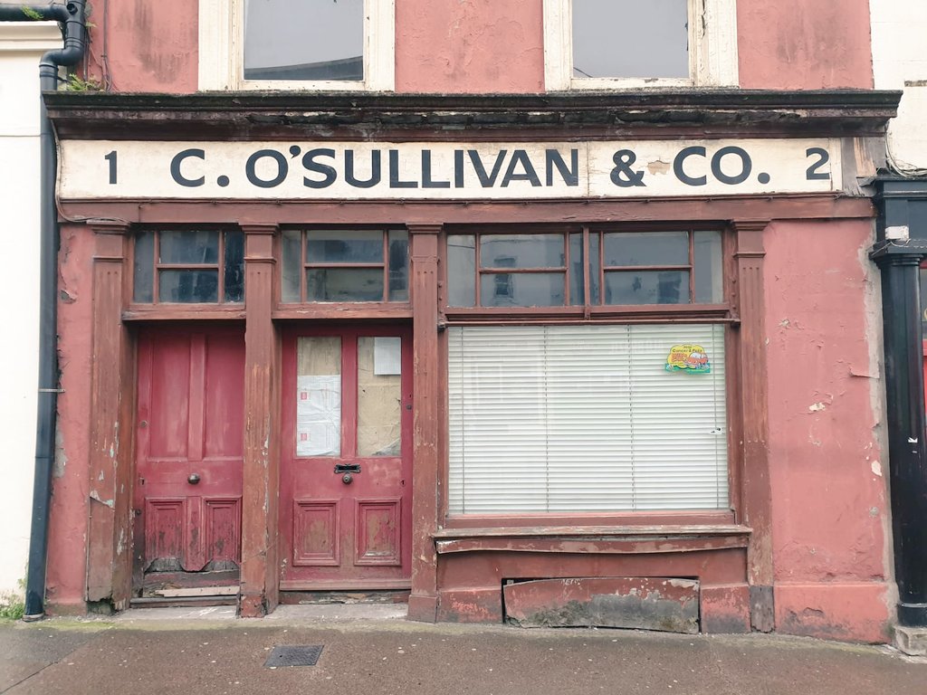 love this empty heritage property in  #Cork city centrethe old shop front has so much characterbe great to see it restored & used, someone's home, workspace, retail #homeless  #regeneration