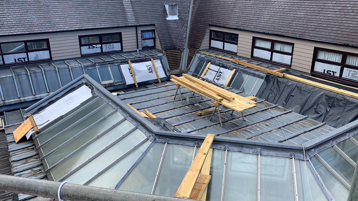 OanderUK's tweet photo. Great to see the excellent progress being made at Amersham Health Centre where @OanderUK and Principal Contractor @lstprojectsare replacing the roof above the patient waiting area and adjacent corridors and offices on behalf of @NHSProperty https://t.co/p3OJVz6yKE