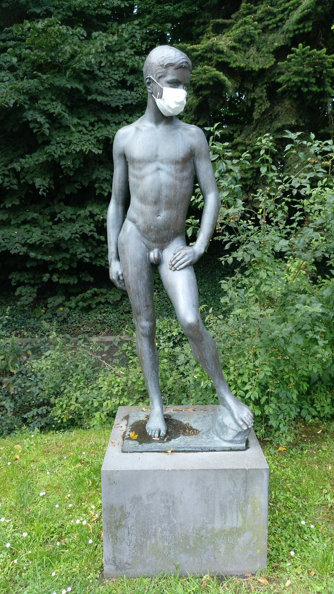 "Ist mir sowas von scheißegal, wie nackt du bist; trag 'ne Maske!"