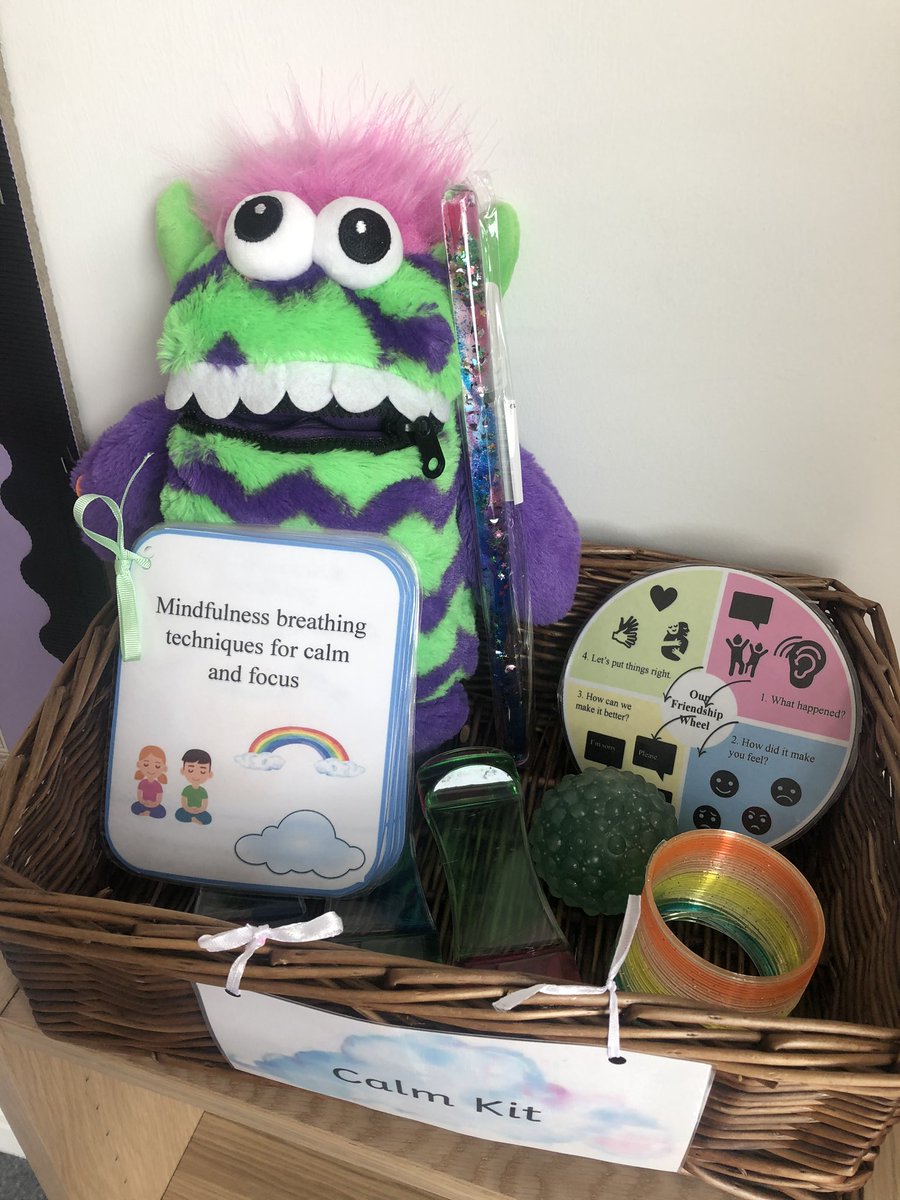 Setting up your first ever classroom is so exciting 🥰🥰!! 
Our classroom reading/ calm corner is starting to feel so cosy ☁️📖 #1weektogo