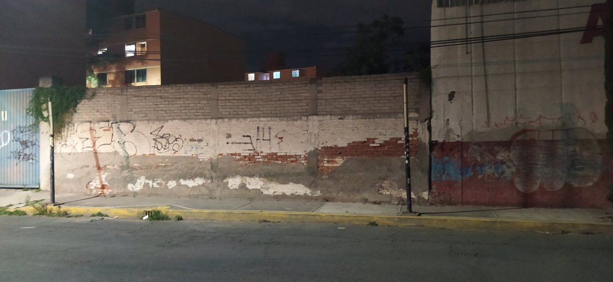 LaFuenteEventos's tweet photo. @AlcIZTeAtiende buenos días tenemos luminarias fundidas en calle 5 de mayo, esquina Juan de Dios pieza, col. La era, mucho se les agradecería, las repararán. https://t.co/kTgi5HwDQ3